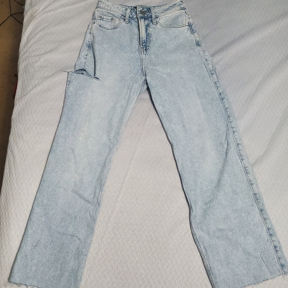 Wide leg holister jeans ,straight leg jeans , 00, 00 short, distressted, ripped
